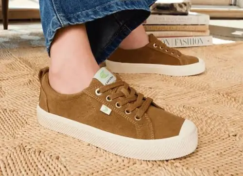 OCA Low Suede